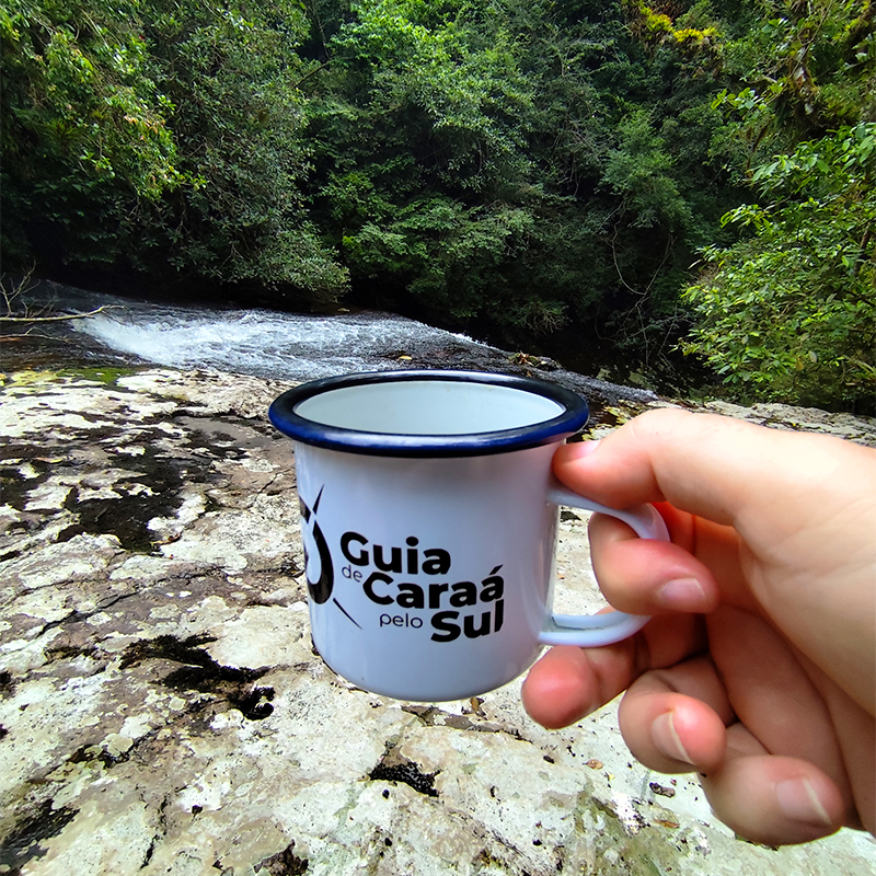 Caneca do Guia de Caraá pelo Sul junto ao curso d’água da nascente do Rio dos Sinos, em Caraá.